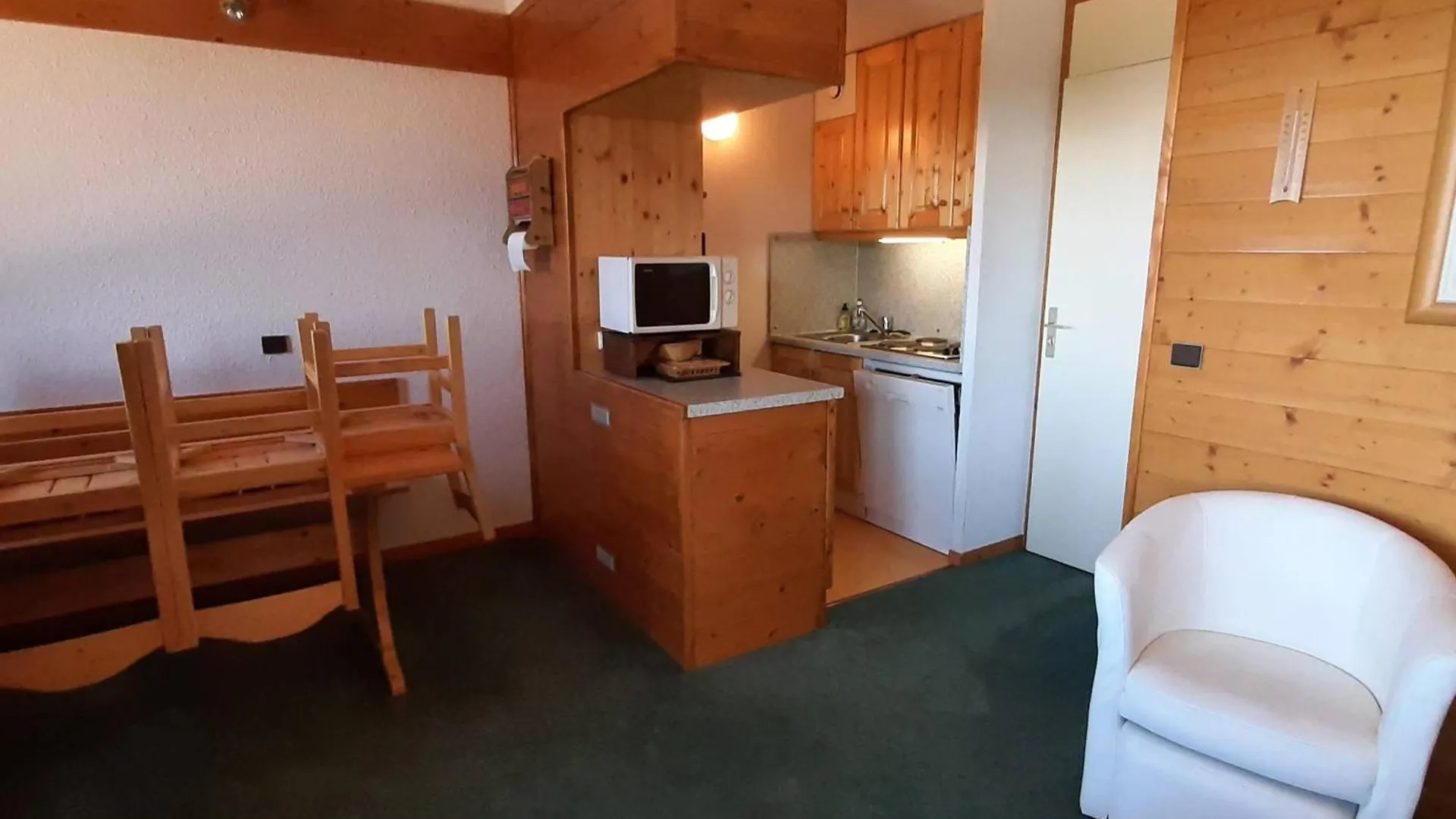 Appartement Duplex 7 Pers, Pistes, Commerces, Parking, Balcon - Fr-1-355-227 Les Allues 0*,